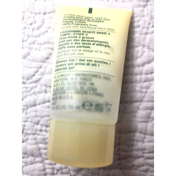 2 Clinique Travel Size Skincare: Dramatically Different Gel/All About Clean Soap - Picture 4 of 6